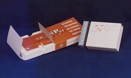Erste Styropor®-Verarbeitung als Bestandteil von Verpackungen aus Feinkartonage