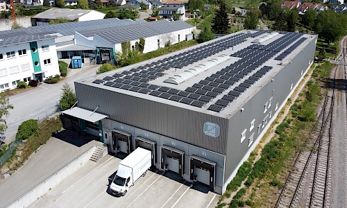 Neubau der Lagerhalle der Formteile Ben Neudel GmbH mit Photovoltaik-Anlage 2020